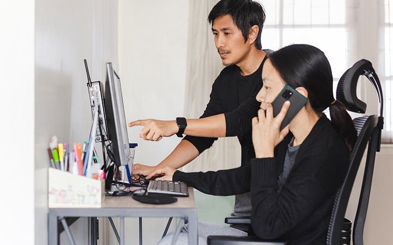 Collaborative ergonomic workspace for optimal productivity and health.