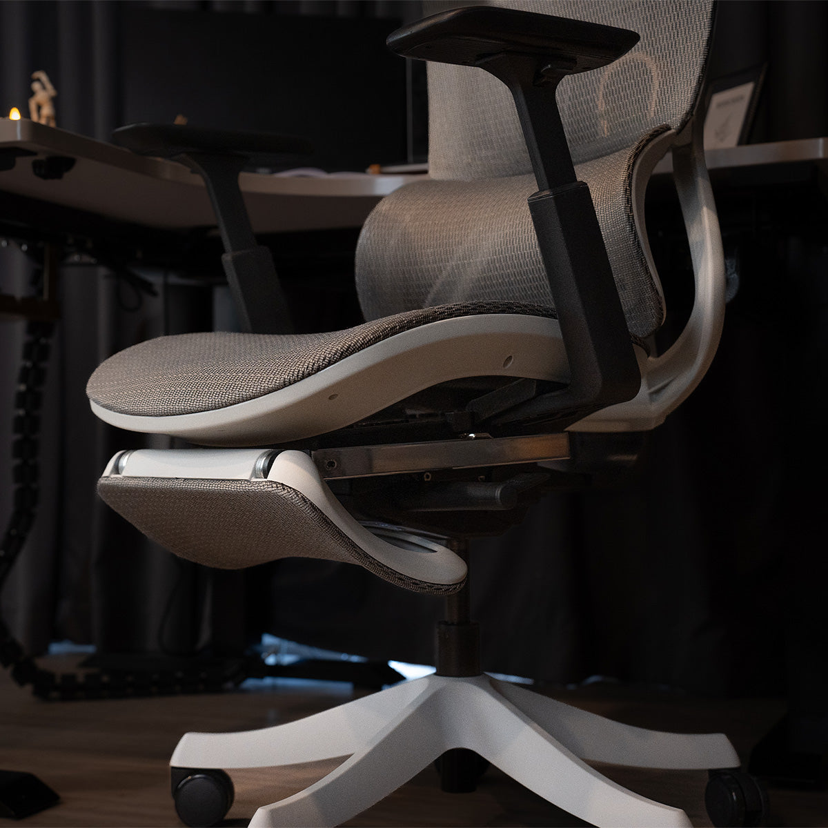 Truly Perfect Retractable Footrest