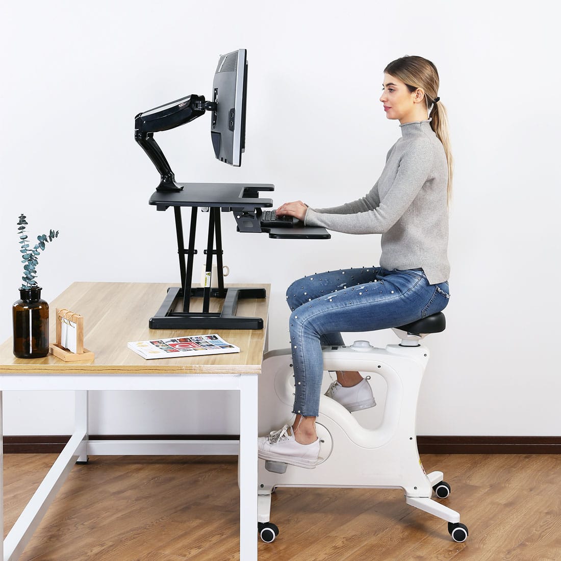 Ergoworks Sit Stand Desk Converter Black Electric Sit Stand Desk Converter (M Series) Ergoworks
