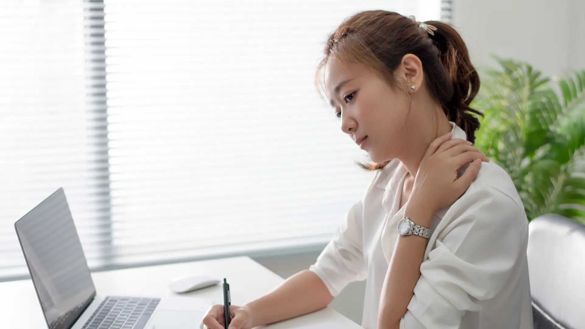Back & Neck Support Pillow: Your Guide to Comfortable Sitting