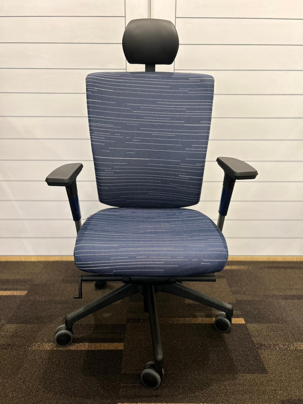 [DISPLAY UNIT] DUOFLEX - BR-200M_N_FL - Bravo Collection Ergonomic Chair