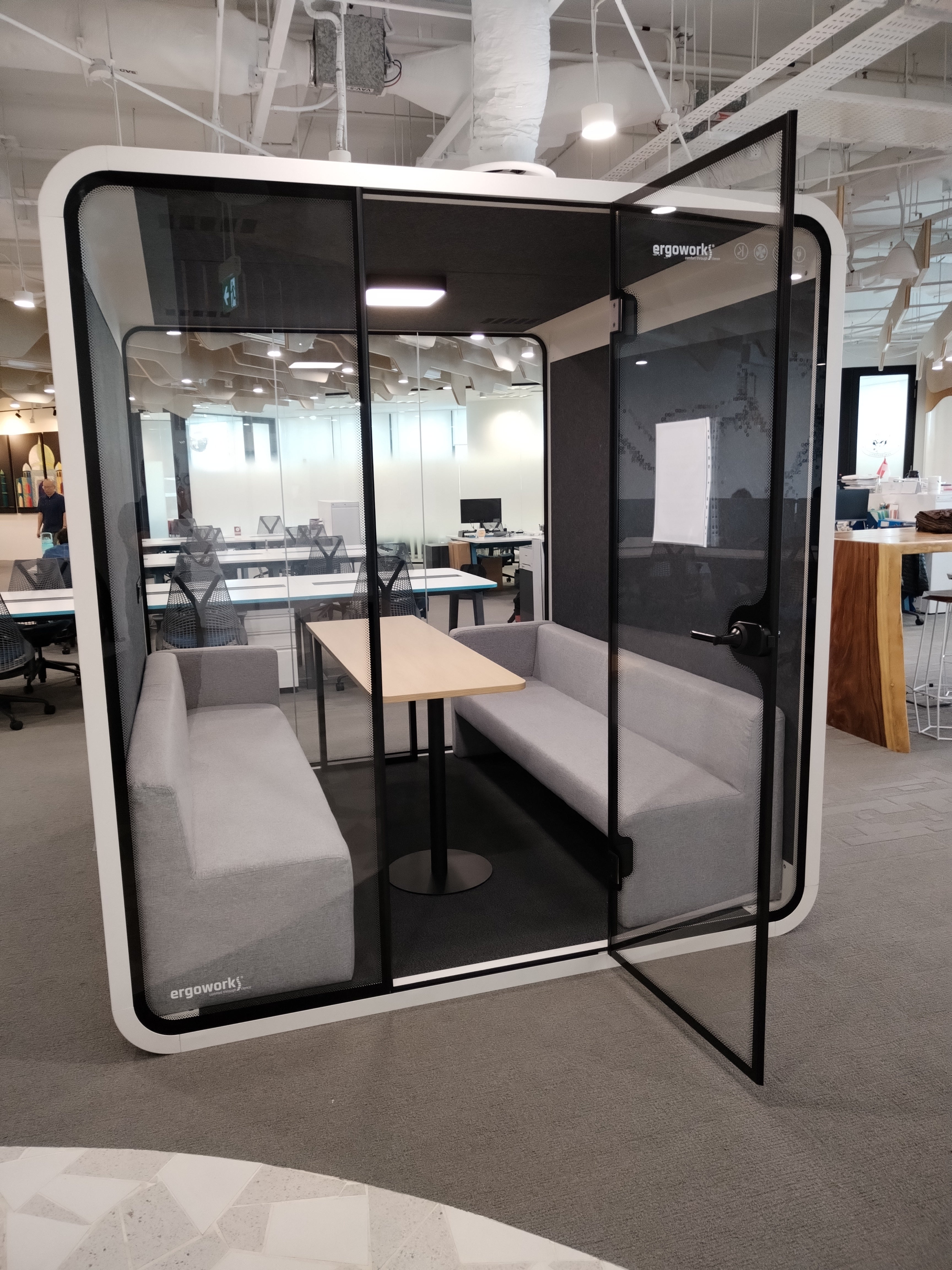 Acoustic Meeting Pod